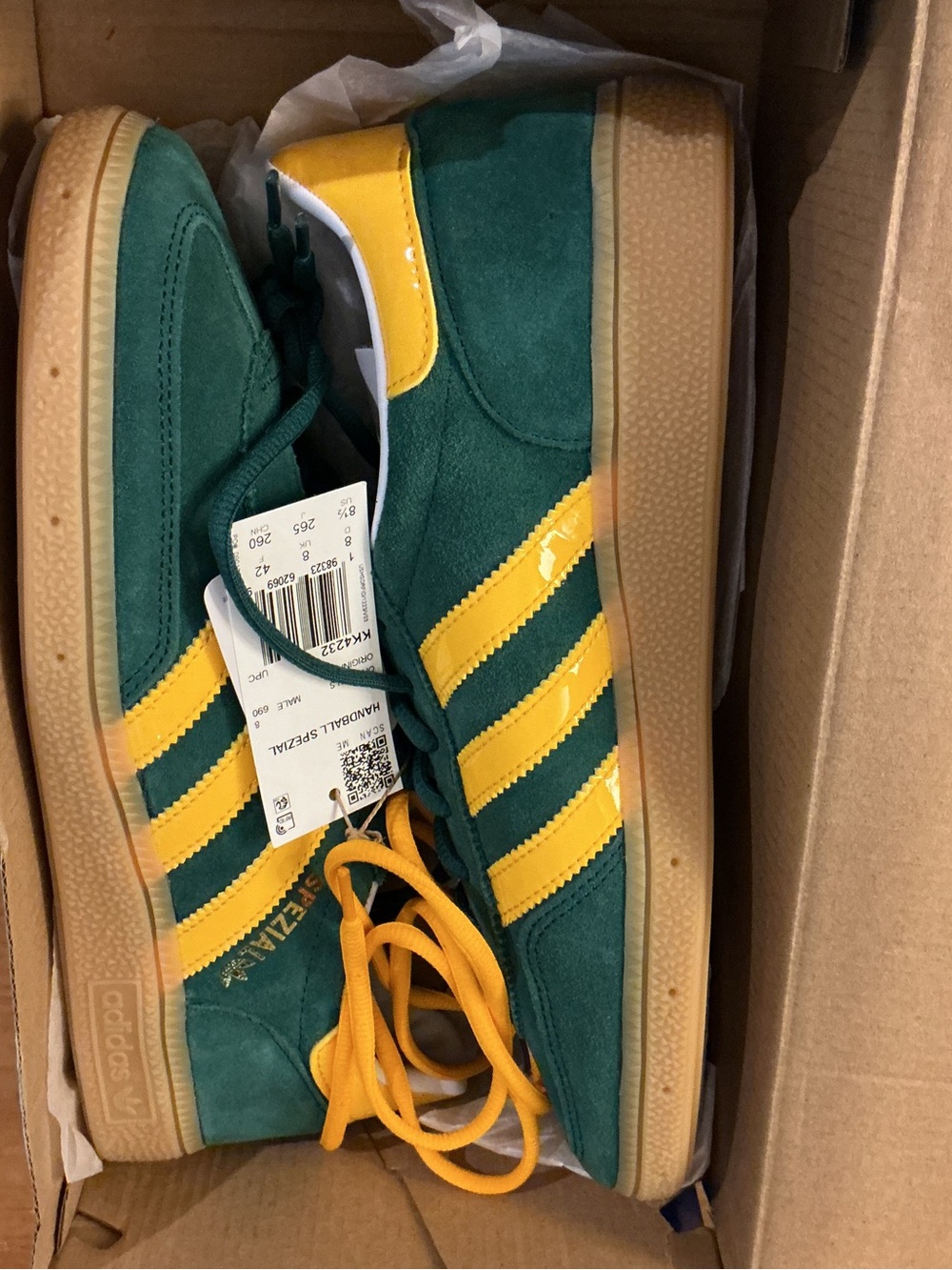 adidas Men's Spezial KK4232 Low-Top Suede Sneakers in Green and Yellow size 8.5